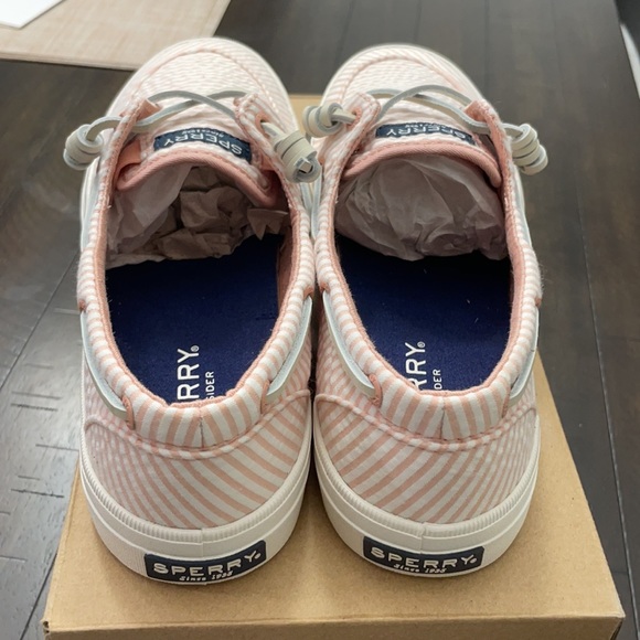 Coral and White Sperry - Picture 3 of 5